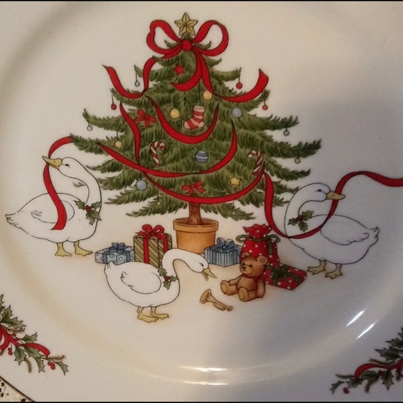 “Country Christmas” by Jay Porcelain Plate - Box Included - Picture 2 of 4